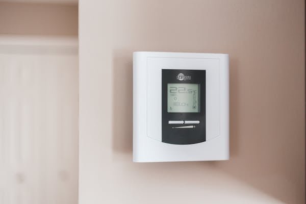 Optimisez votre chauffage avec le meilleur thermostat connecté